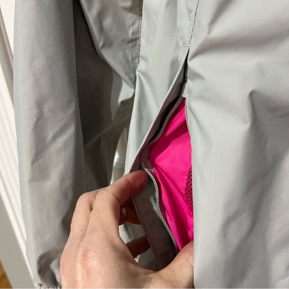 The north face silver color spring jacket size small - Picture 7 of 16